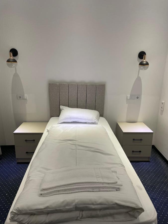 Gastpark Hotel Manching Ngoại thất bức ảnh