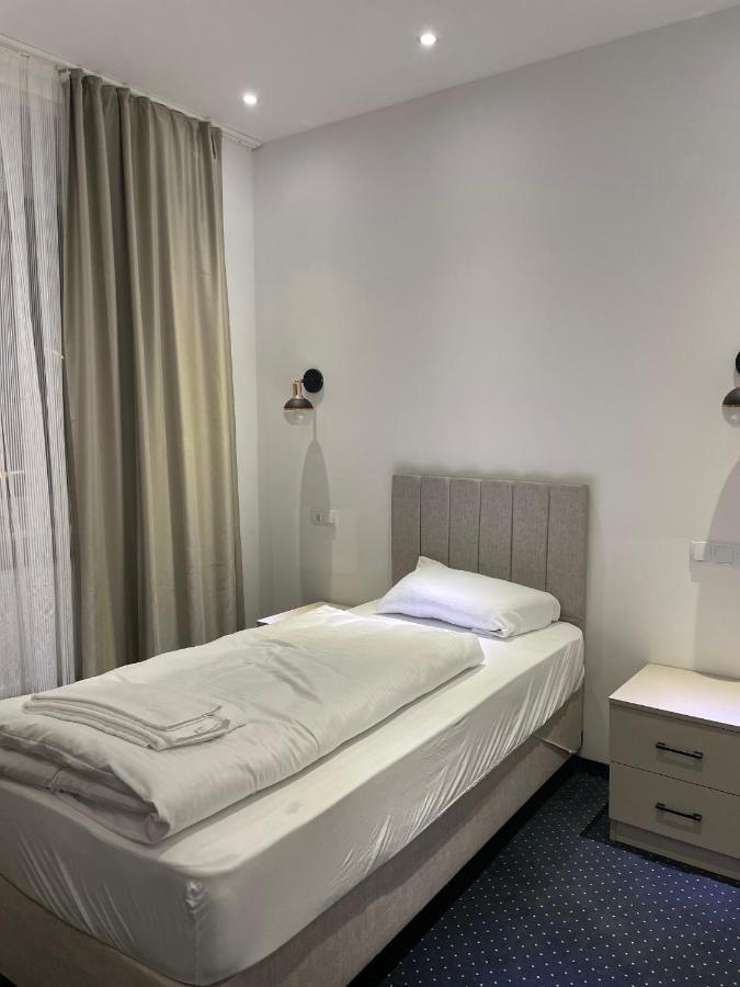 Gastpark Hotel Manching Ngoại thất bức ảnh