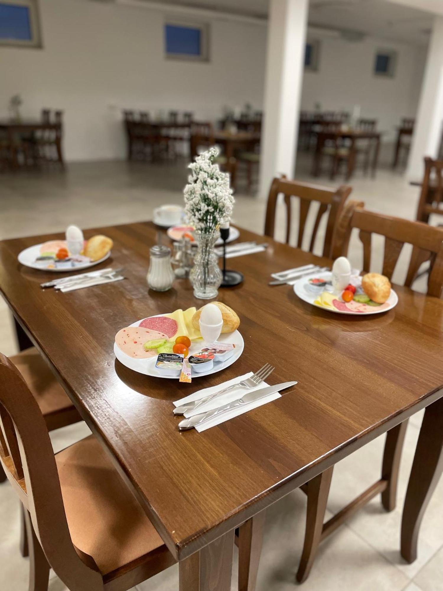 Gastpark Hotel Manching Ngoại thất bức ảnh